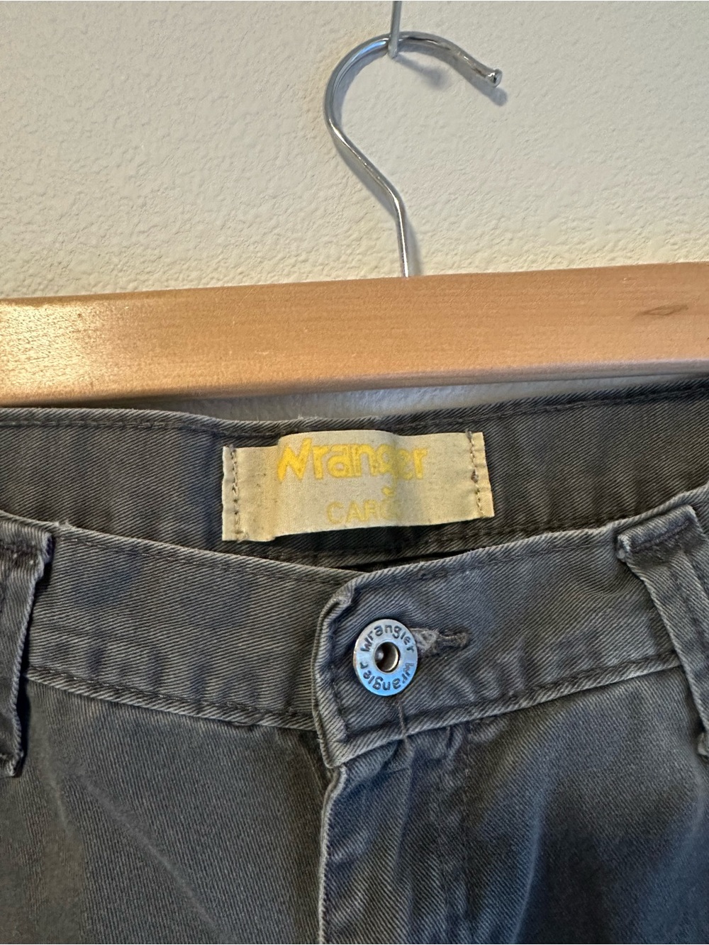 Wranglers Cargo Pants - Classic Utility Style - Picture 4 of 5